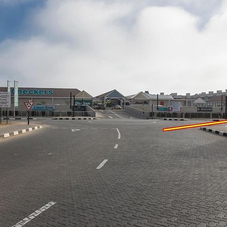 The Pier No. 7 Apartment Swakopmund Bagian luar foto