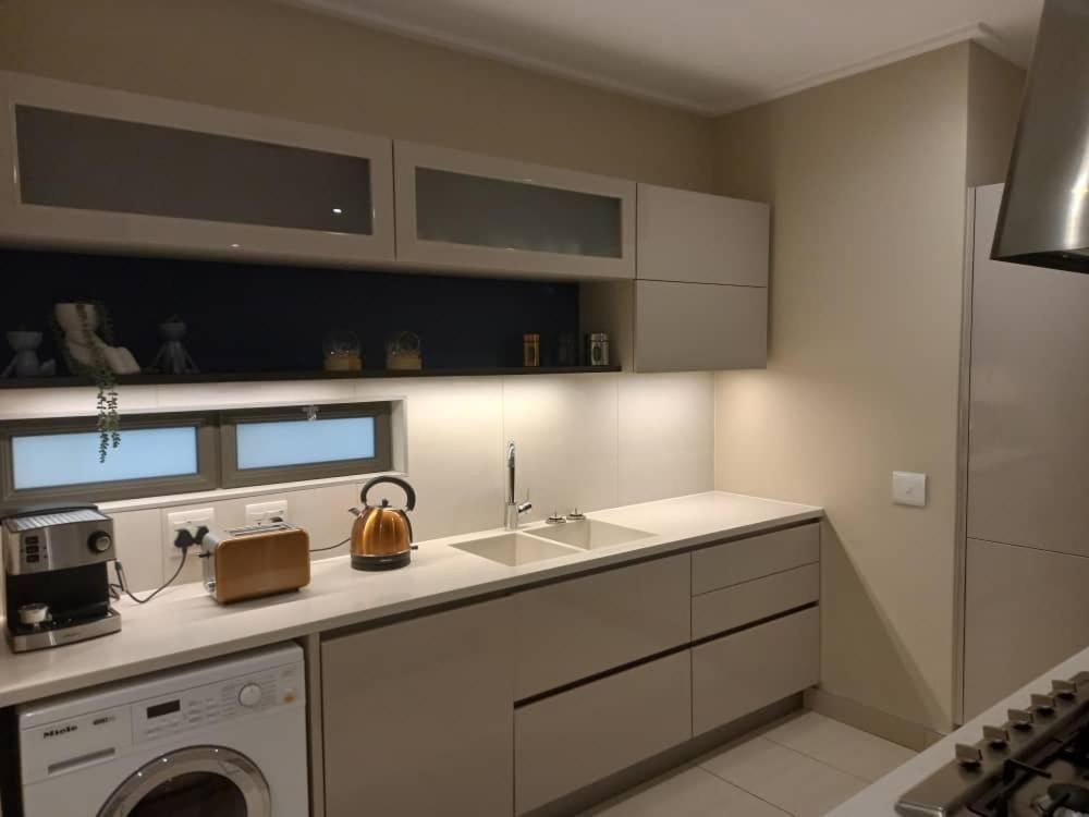 The Pier No. 7 Apartment Swakopmund Bagian luar foto