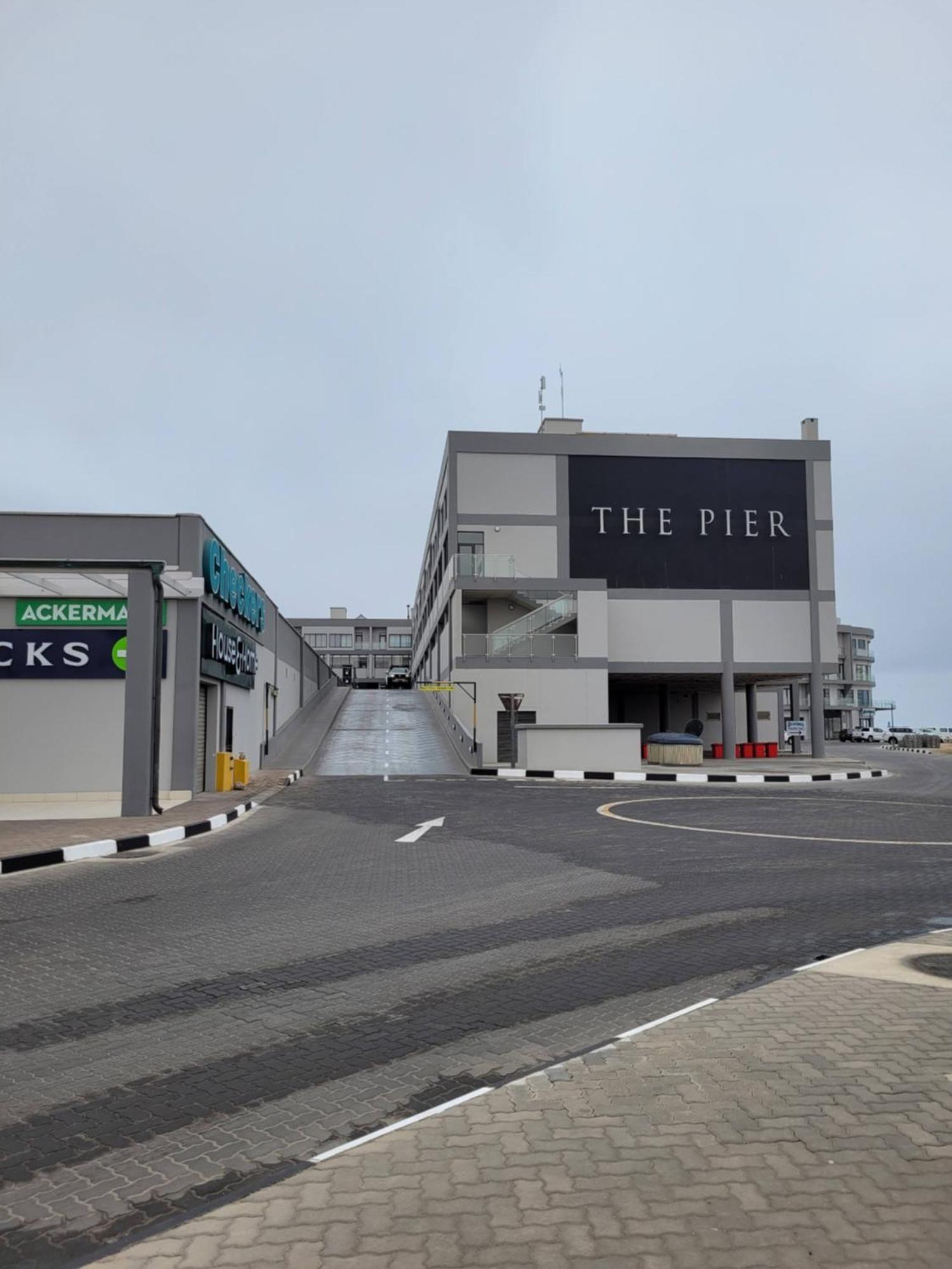 The Pier No. 7 Apartment Swakopmund Bagian luar foto